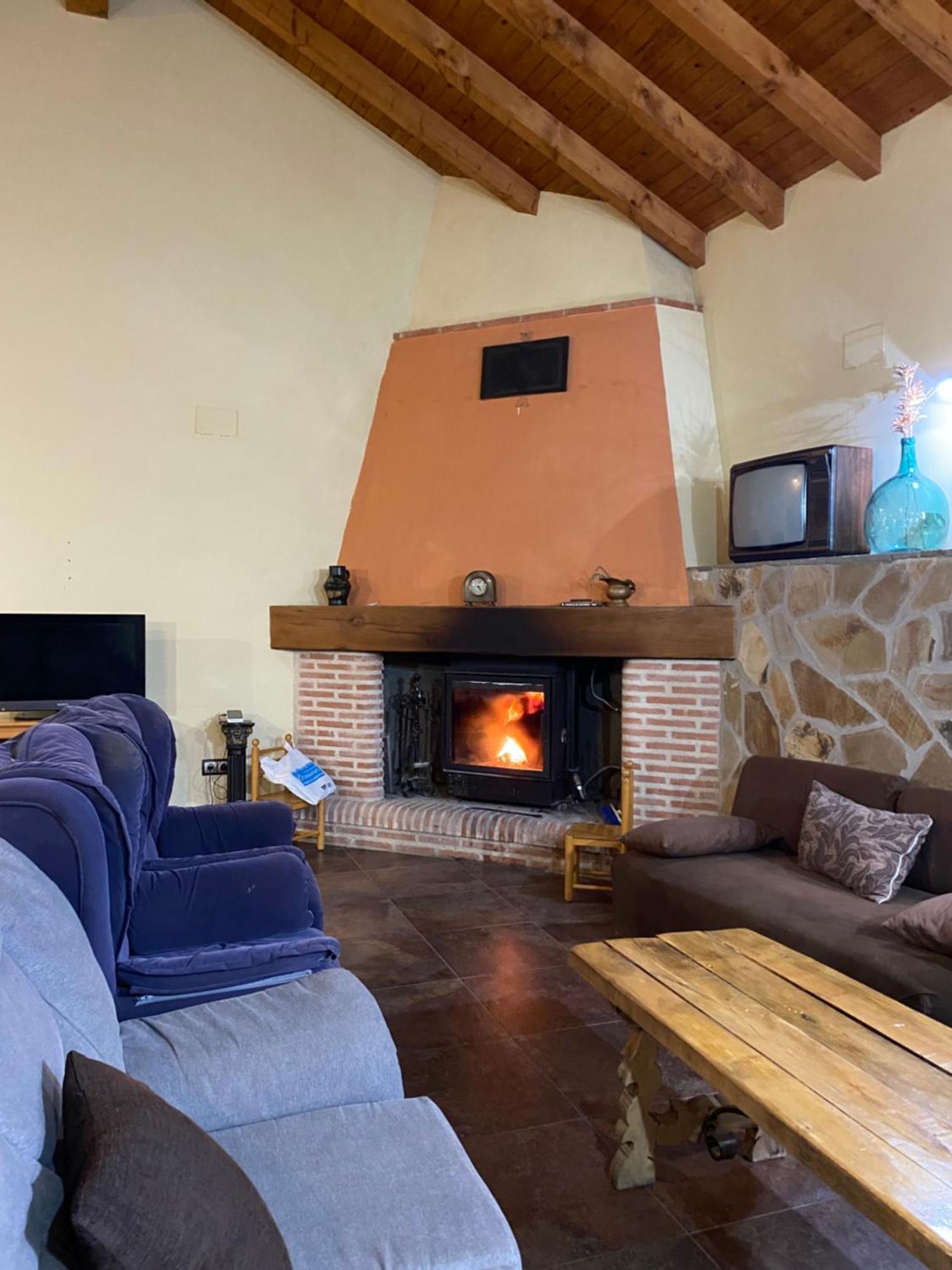 Higueras Y Olivos Villa Candeleda Kültér fotó